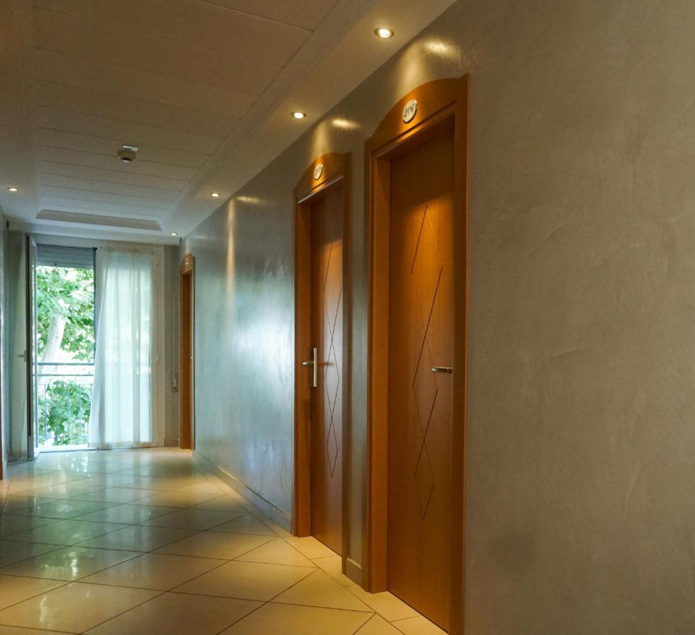 Hotel Londra Rimini Zewnętrze zdjęcie